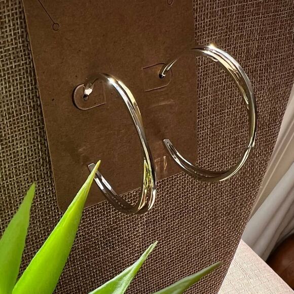 NWOT Real Simple Style Silver & Gold Half Hoop Earrings - Picture 1 of 8